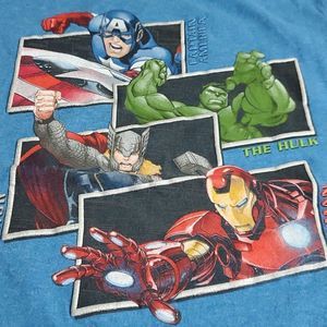 Disney superhero Hulk Thor Ironman Captain America t-shirt SIZE M (7-8)